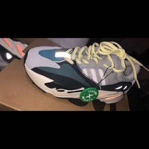 Yeezy 700 Wave runner